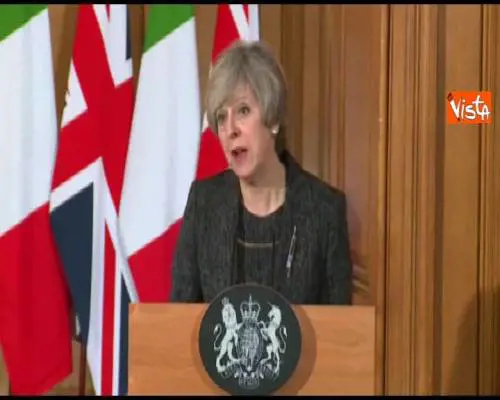 May: "Brexit, vogliamo dare garanzie a cittadini italiani nel Regno Unito"