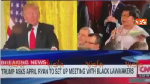 Trump litiga con la giornalista della Cnn: stupore e risate in studio
