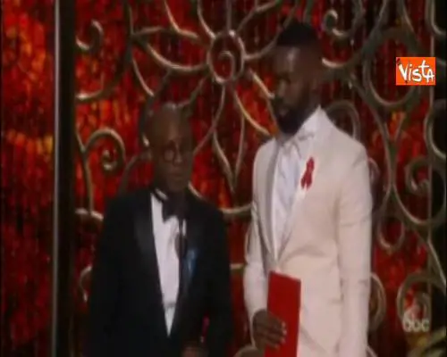 Oscar 2017, le stelle del cinema con il fiocco azzurro anti-Trump