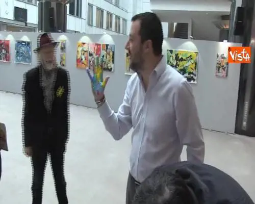 La performance di Salvini alla mostra degli Jakhnagiev