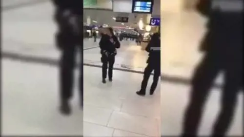 Dusseldorf, un uomo con ascia aggredisce passanti
