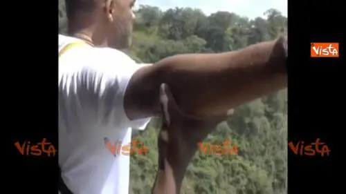 Will Smith fa bungee jumping: la reazione è imperdibile
