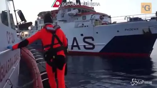 Migranti, così i radar in mare incastrano le Ong