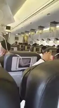 Paura in volo: cabina depressurizzata e atterraggio d'emergenza ad Amsterdam