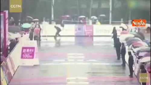 Maratona cinese, il finale è tragicomico