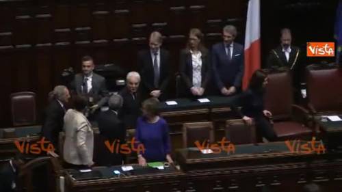 Trattati, l'ingresso in Aula di Mattarella