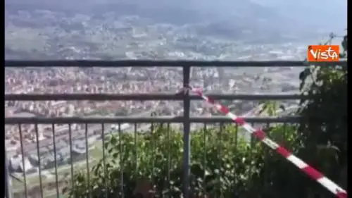 Uccide i due figli e poi si getta nel dirupo, dramma a Trento