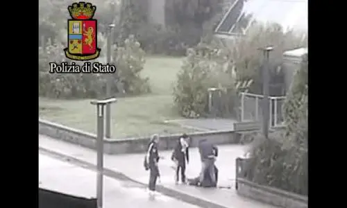 Pestato a sangue dallo spacciatore per un debito di 50 euro
