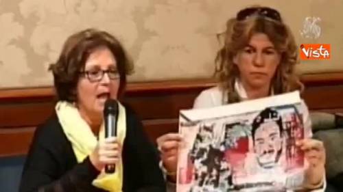 Omicidio Regeni, la madre di Giulio in Senato mostra murales realizzato da writer egiziani
