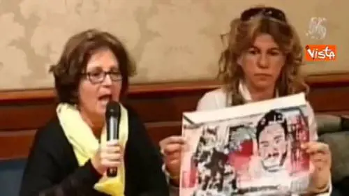 Omicidio Regeni, la madre di Giulio in Senato mostra murales realizzato da writer egiziani 
