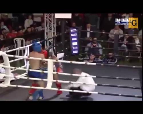 Muay Thai. L'arbitro finisce K.O. con un pugno brutale