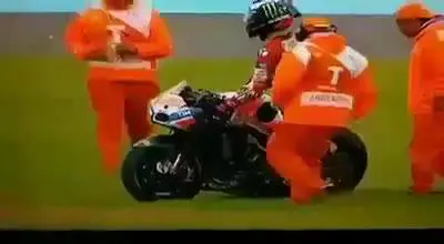 Lorenzo scaraventa la sua Ducati in Argentina
