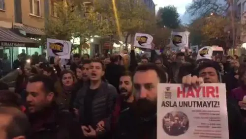 Istanbul, a Kartal in strada chi ha detto no