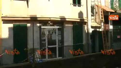 "Il padre si è lasciato andare per sfuggire alle fiamme"