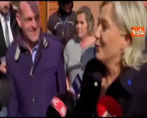 Le Pen: "Repubblicani un partito marcio che voterà Macron"