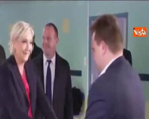 Le Pen vota a Hénin-Beaumont
