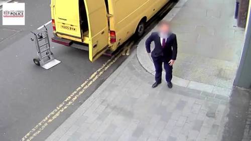 Ecco come i ladri rubano i telefoni a Londra