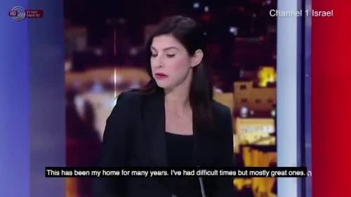 Giornalista in lacrime in tv in Israele: "Tg chiude"