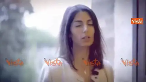 Raggi: "Il Pd ha sporcato Roma e ora la pulisce"