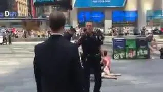 New York, auto sulla folla a Times Square