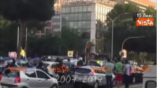 Il corteo di Trump per le strade di Roma