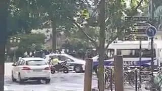 Parigi, spari davanti Notre Dame