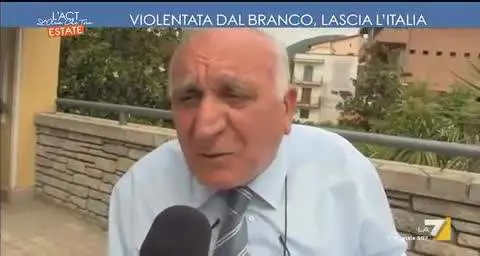 15enne stuprata dal branco a Pimonte, il sindaco minimizza: "Una bambinata"