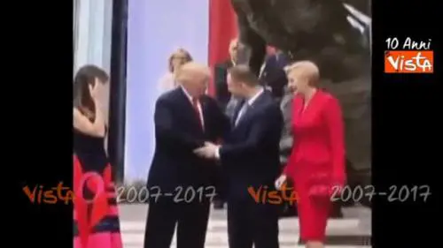 La first lady polacca ignora Trump, che non la prende bene