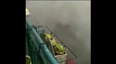 G20, auto in fiamme ad Amburgo