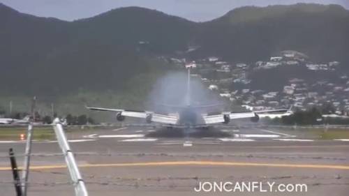 Saint Martin, turista muore in spiaggia durante il decollo di un aereo