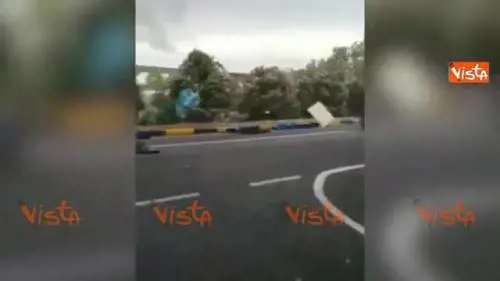 Violenta tromba d'aria a Melfi: gli oggetti volano per la città