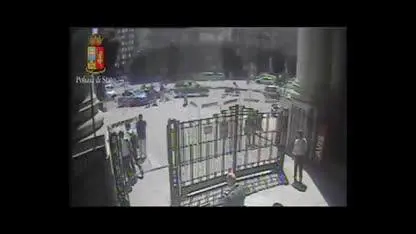 Così il migrante ha accoltellato il poliziotto in stazione a Milano