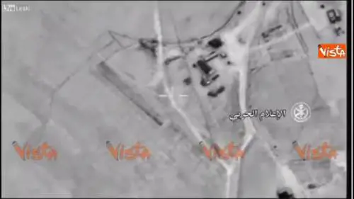Aviazione russa bombarda obiettivi militari in Siria