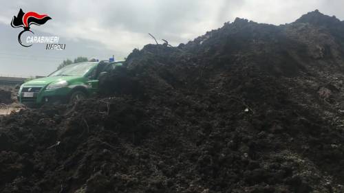 I carabinieri scoprono una discarica abusiva a Casalnuovo di Napoli