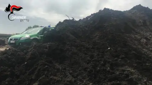 I carabinieri scoprono una discarica abusiva a Casalnuovo di Napoli