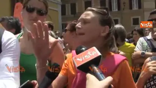 NoVax, "Cosa fara il M5S per noi?", il deputato Caso (M5s) risponde ai manifestanti