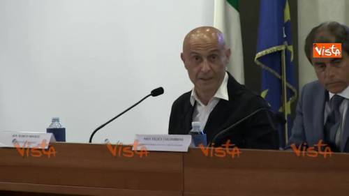 Minniti: "Ci sono 10 navi Ong in Mediterraneo e solo una è impedita"