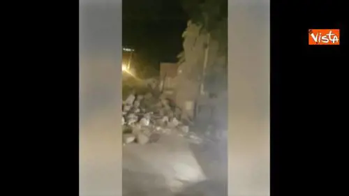 Terremoto a Ischia, sembra neve ma e' la polvere che si solleva dalle macerie