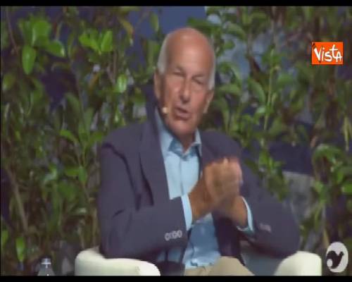 Bertinotti al Meeting di Rimini: sinistra si è disfatta della storia, CL no. E parte l'applauso