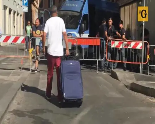 Roma, via Curtatone il giorno dopo gli scontri