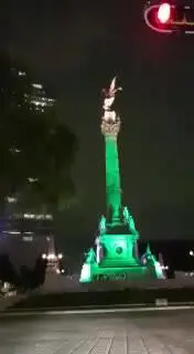 In Messico trema anche il monumento all'indipendenza