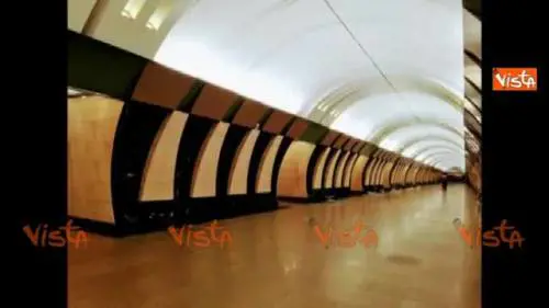 Mosca, le prime immagine delle evacuazioni per allarme bomba