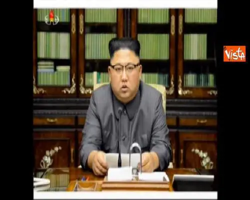 Nord Corea, Kim Jong-un: "Trump vecchio rimbambito, la pagherà cara"