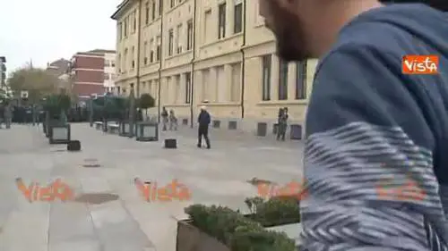 Scontri con la polizia vicino ai seggi