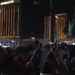 Las Vegas, spettatori a terra per difendersi dagli spari