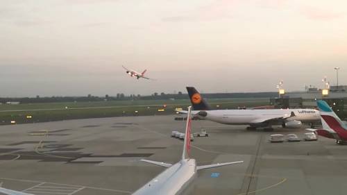 La manovra acrobatica dell'ultimo volo Air Berlin
