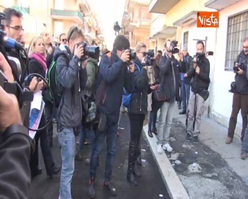 Ostia, giornalisti in piazza ma c'è chi difende l'aggressore