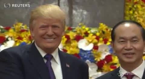 Hanoi, incontro tra Trump e il presidente vietnamita Tran Dai Quang 