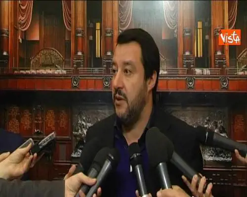 Salvini: "Vita italiani appesa alla sorte"
