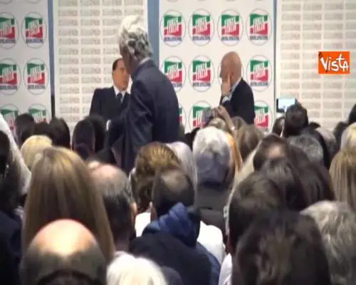 Berlusconi: "Di Maio ha Un faccino pulito, ma ha fallito"